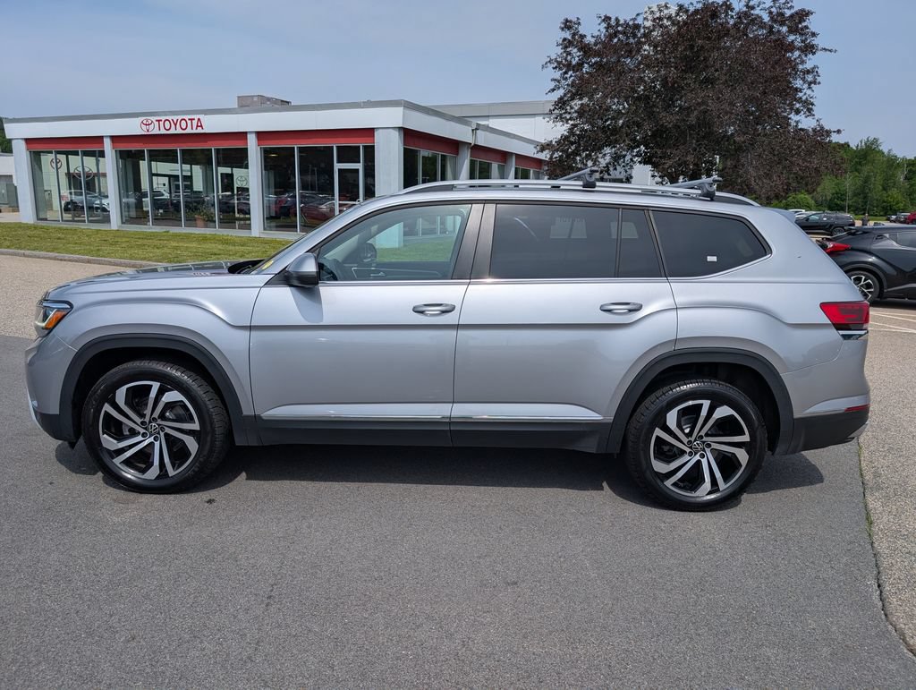 Used 2022 Volkswagen Atlas SEL AWD/4WD image 2
