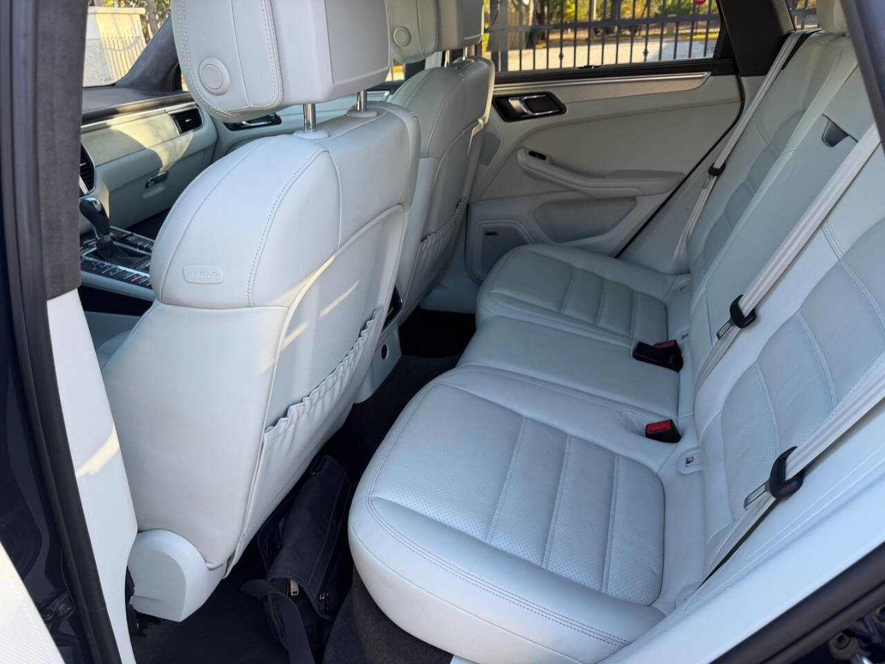 Used 2017 Porsche Macan Turbo image 29