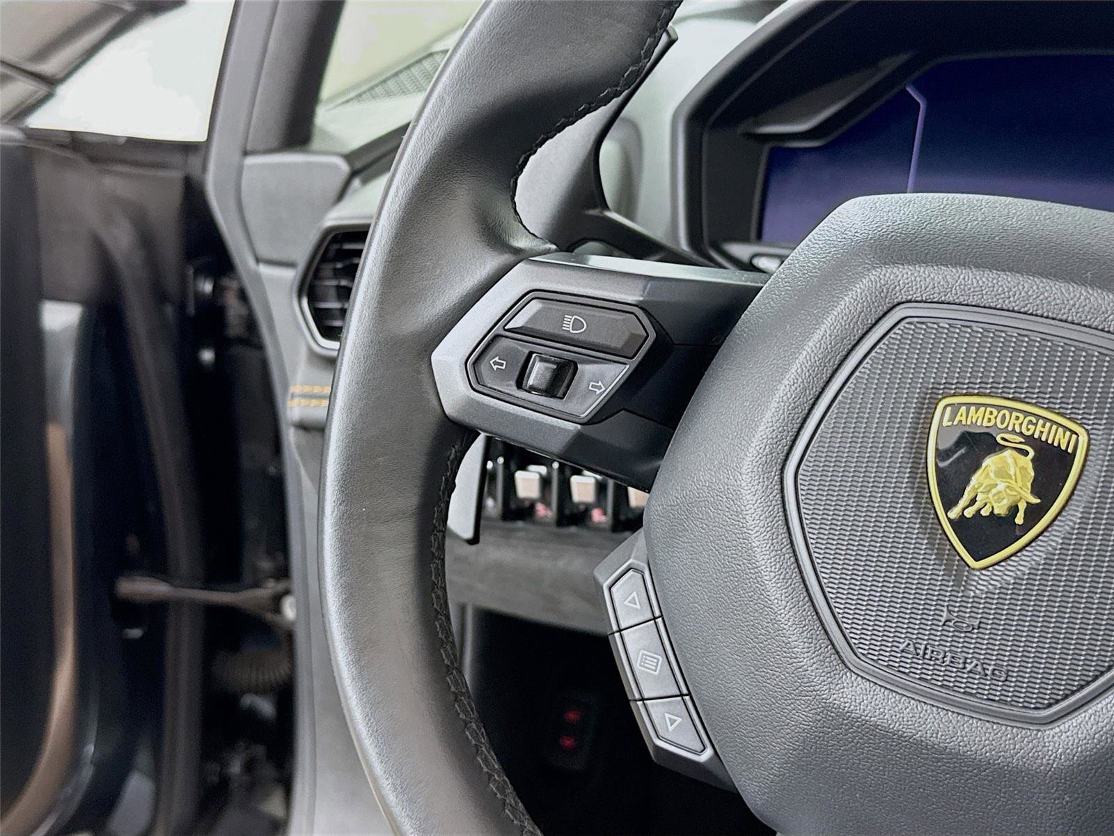 Used 2019 Lamborghini Huracan LP 580-2 image 8