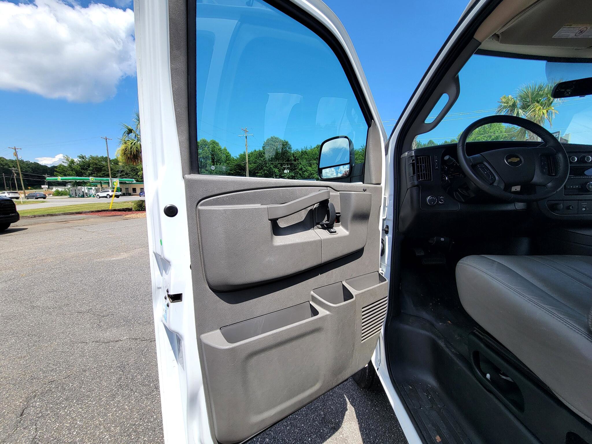 Used 2023 Chevrolet Express 3500 LS image 16