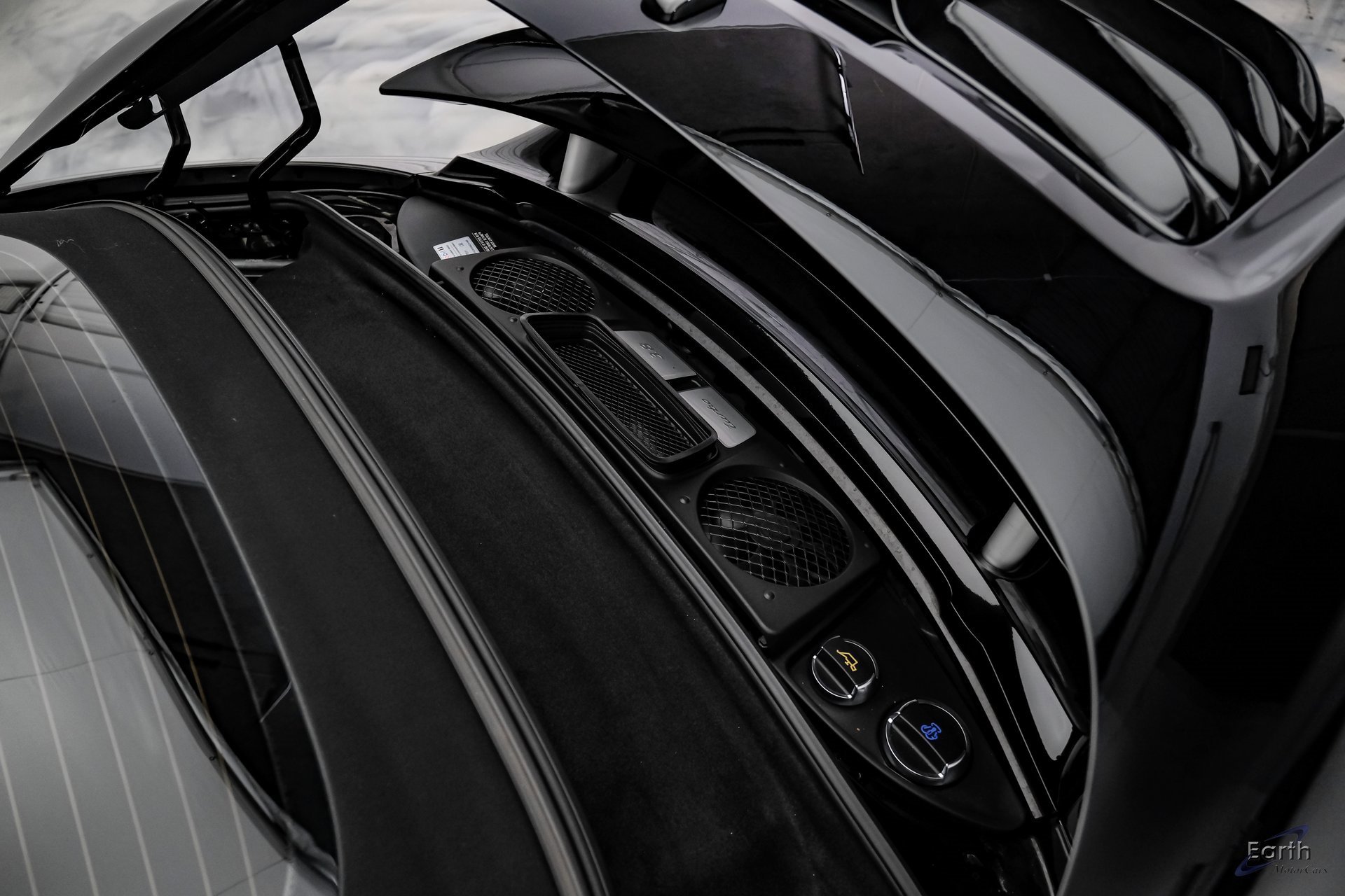 Used 2015 Porsche 911 Turbo image 88