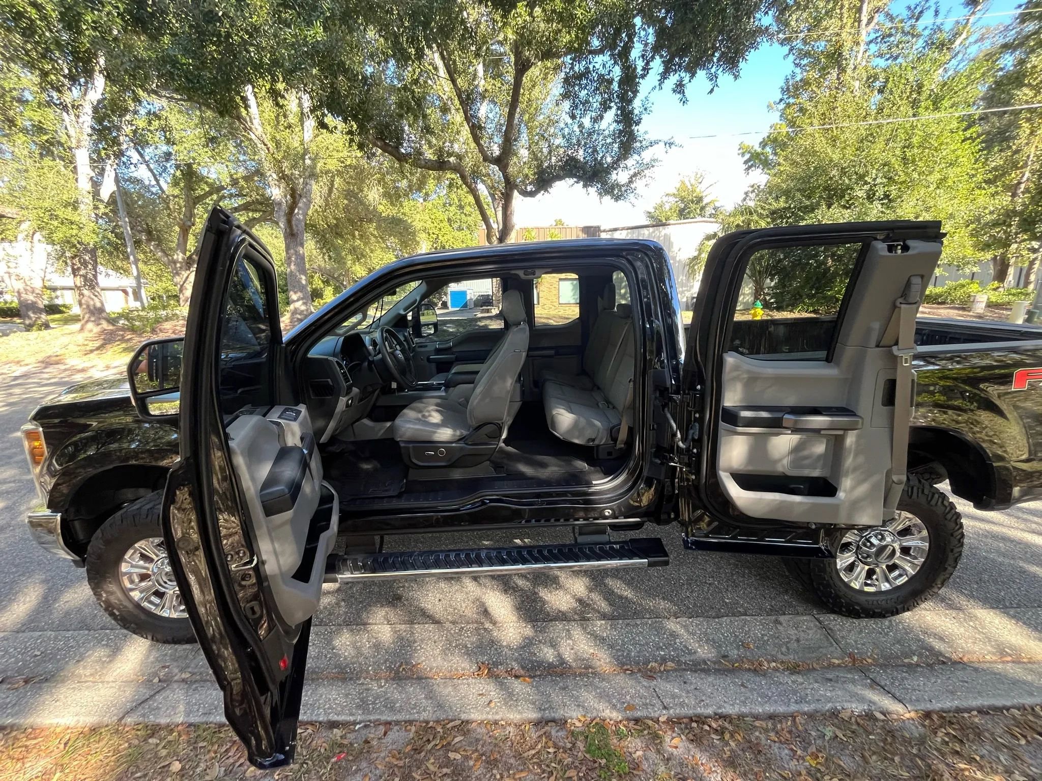 Used 2019 Ford F250 XLT w/ XLT Premium Package image 17