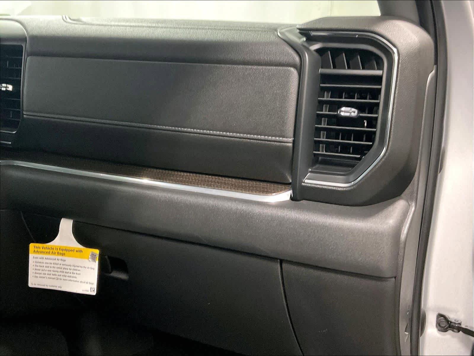 Used 2022 Chevrolet Silverado 1500 LT AWD/4WD image 13