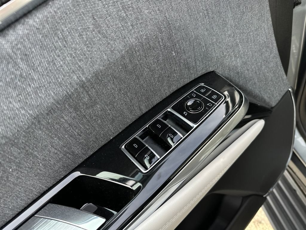 Used 2025 Cadillac Escalade Sport Platinum w/ LPO, ONYX Package image 13