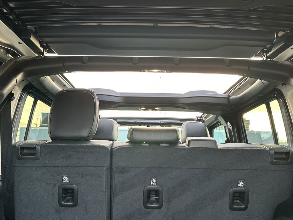 Used 2023 Jeep Wrangler Unlimited Sahara w/ Cold Weather Group image 7