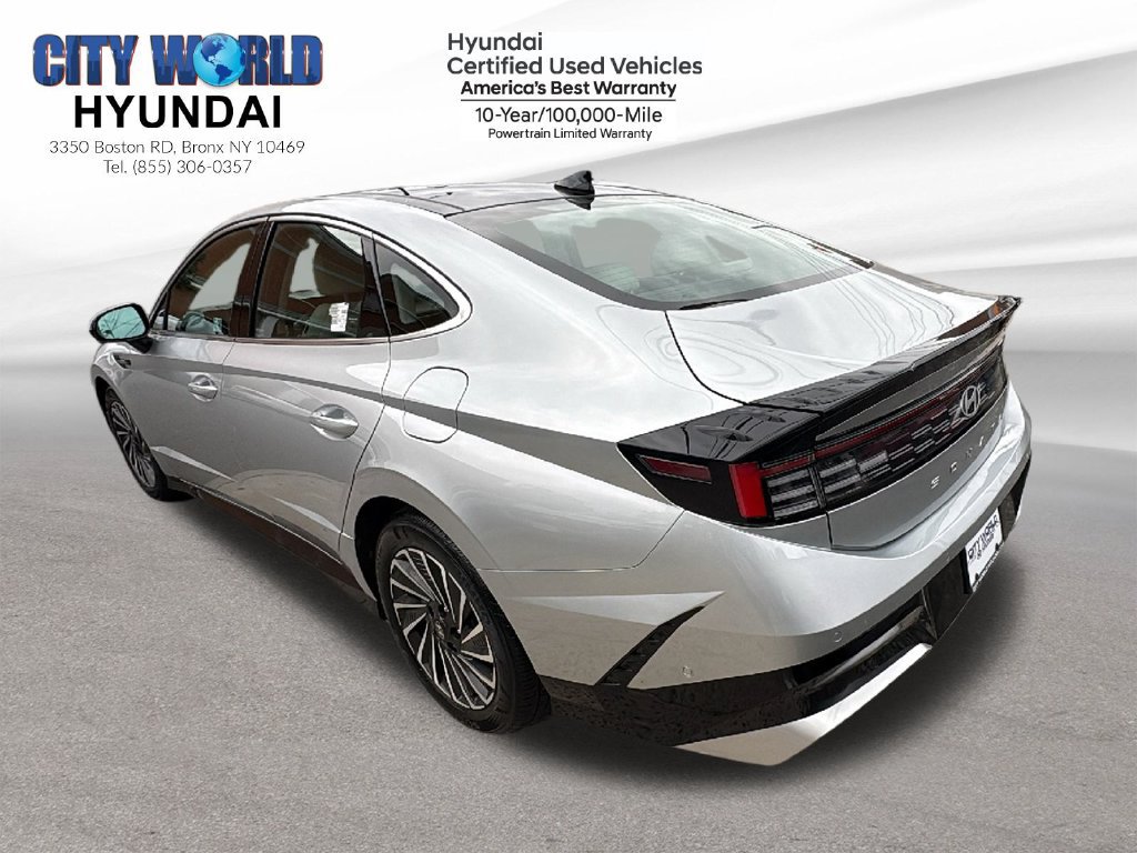 Used 2025 Hyundai Sonata Limited FWD image 3