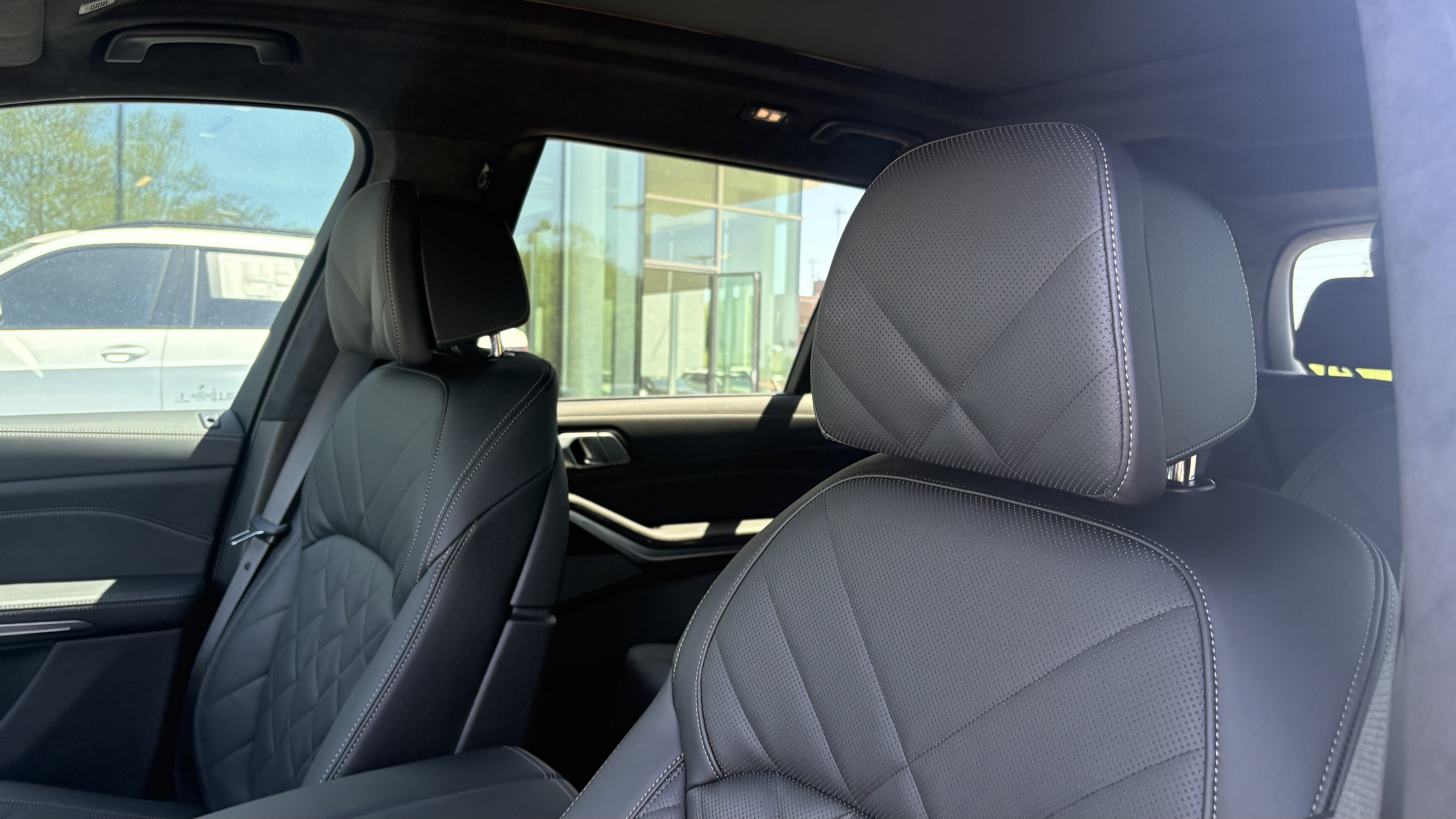 Used 2026 BMW X7 xDrive40i w/ M Sport Package AWD/4WD image 18