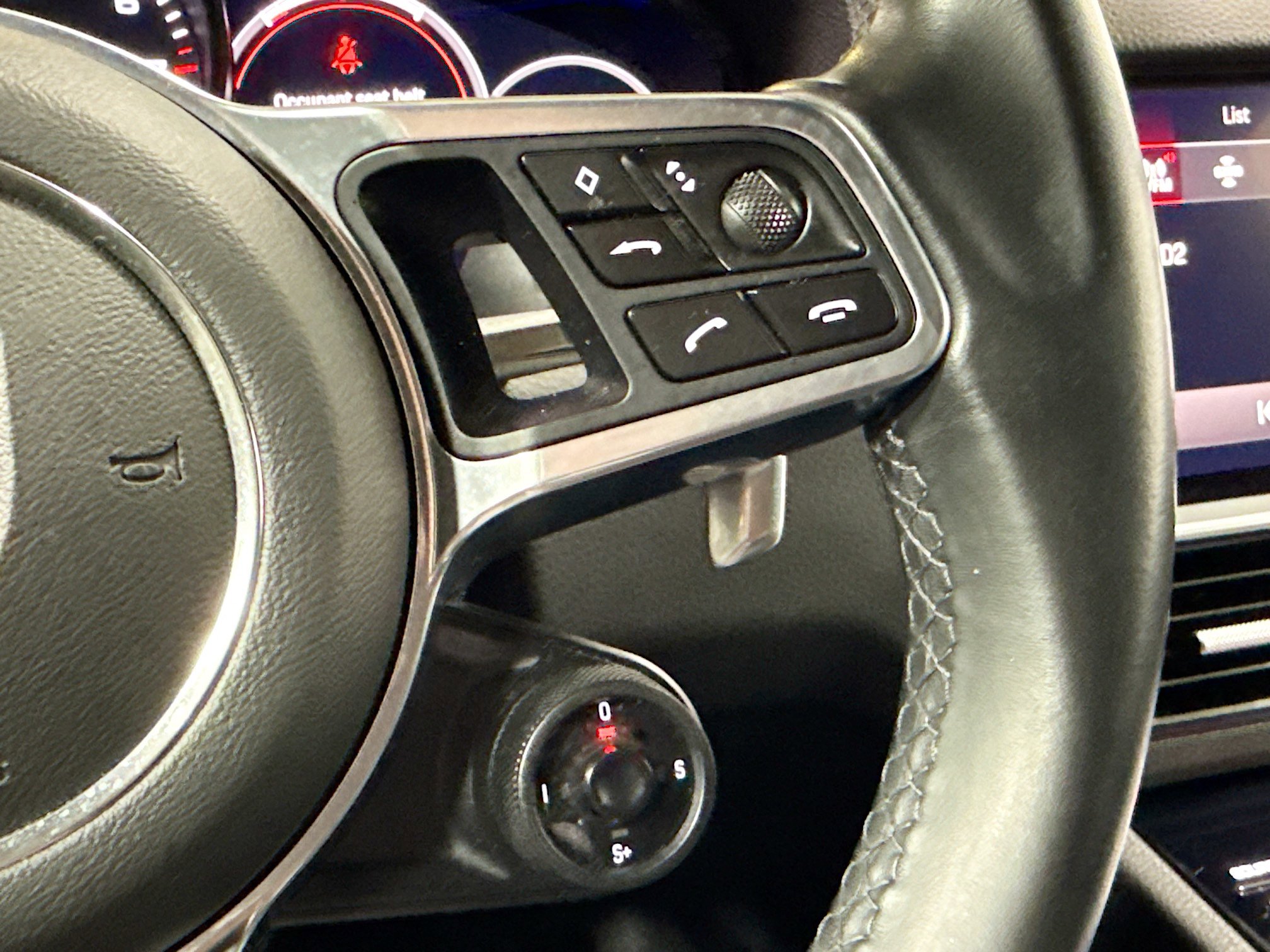 Certified 2022 Porsche Cayenne Coupe image 37