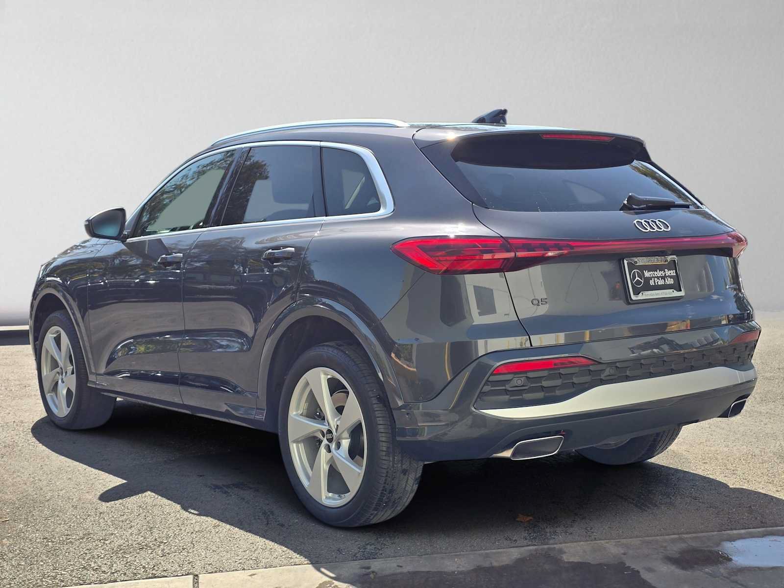 Used 2025 Audi Q5 Premium Plus w/ Premium Plus AWD/4WD image 5