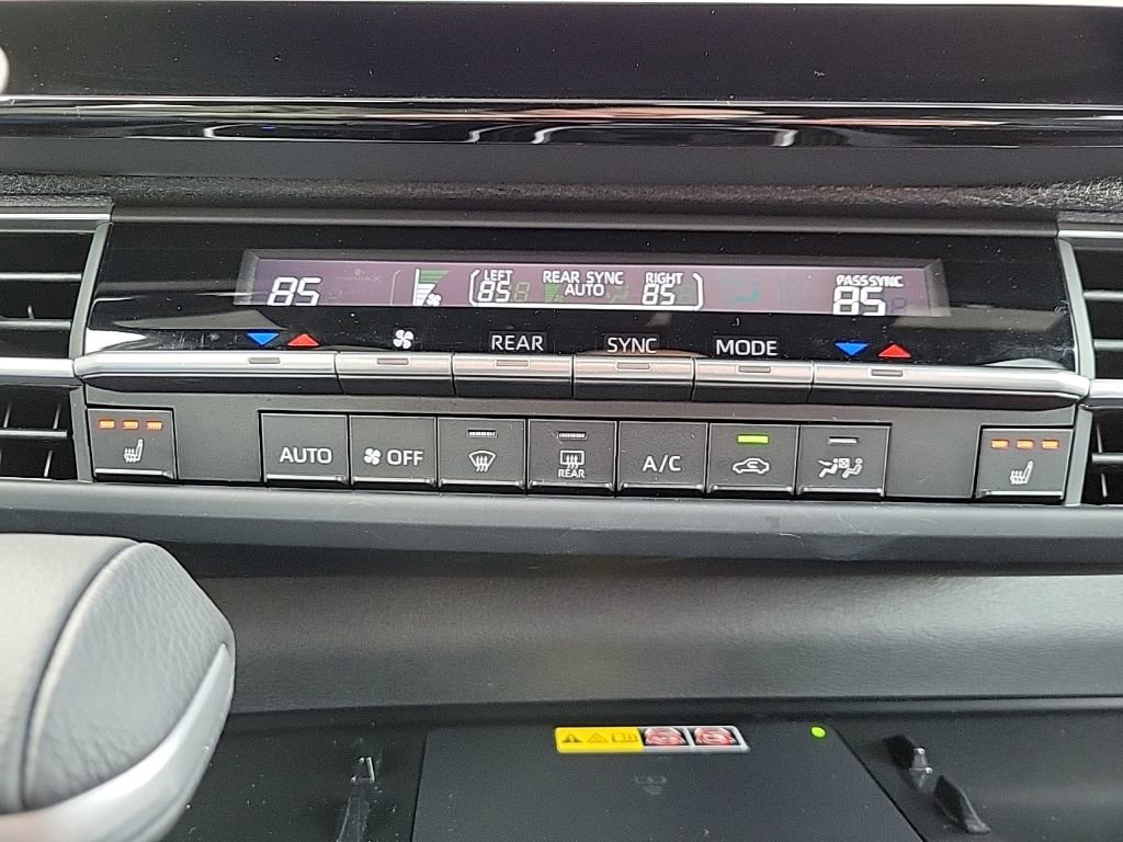 Used 2025 Toyota Sienna XSE image 24