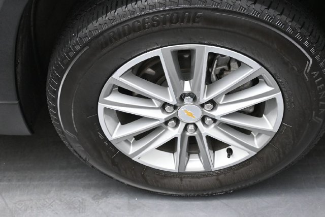 Used 2023 Chevrolet Traverse LT FWD image 37