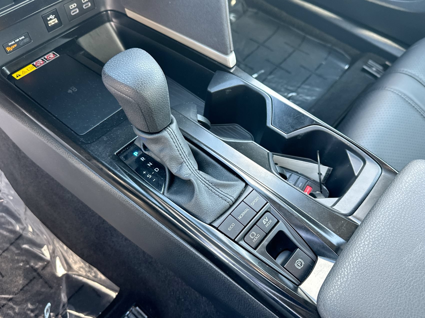 Used 2025 Toyota Camry LE FWD image 19