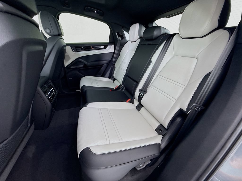 New 2026 Porsche Cayenne Coupe AWD/4WD image 26