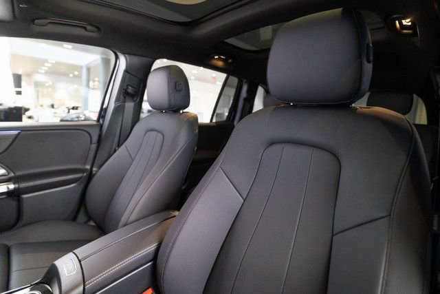 New 2026 Mercedes-Benz GLB 250 4MATIC image 5