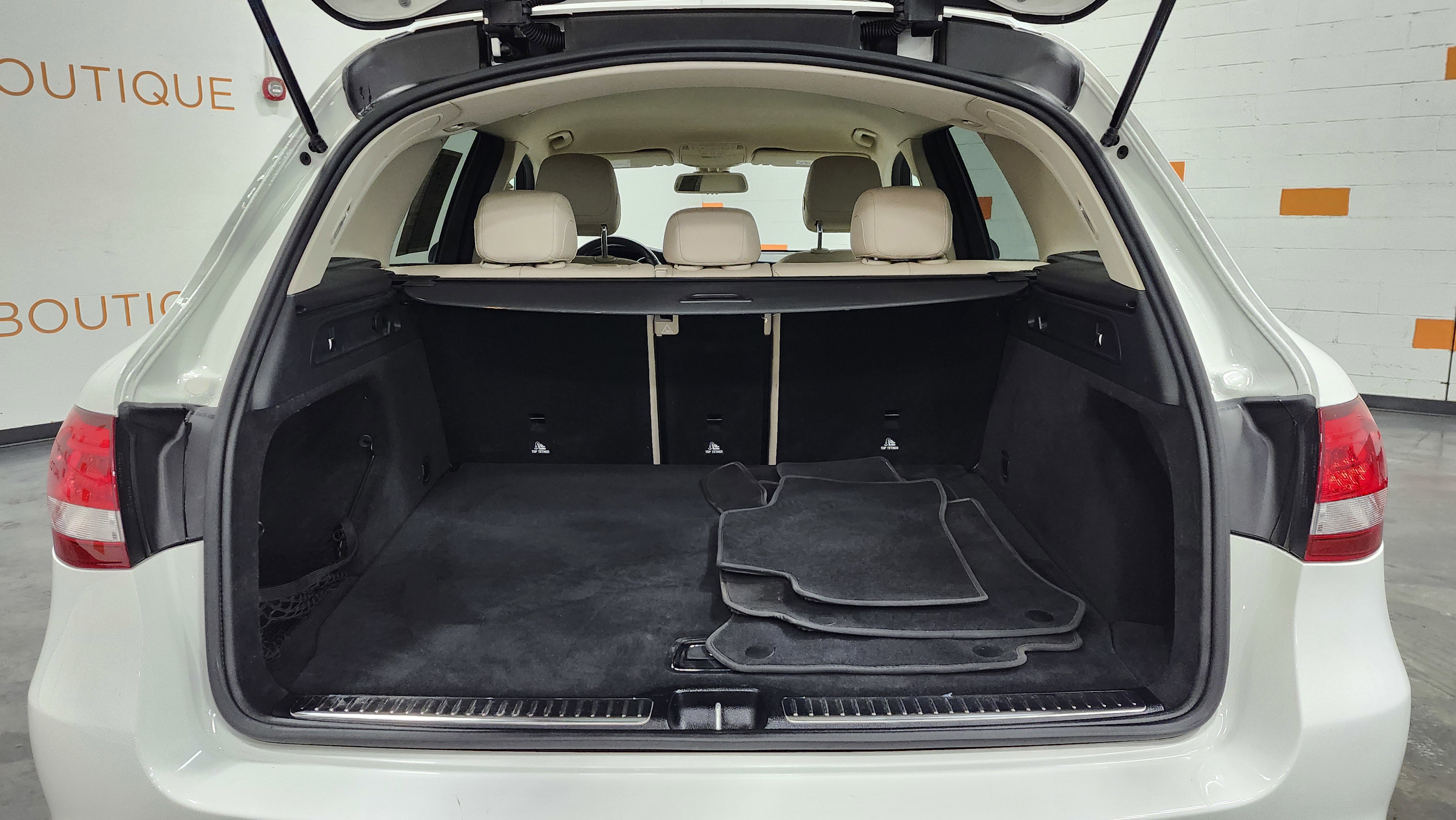 Used 2019 Mercedes-Benz GLC 300 w/ Premium Package image 21