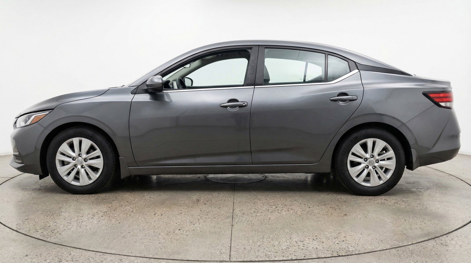 Used 2025 Nissan Sentra S FWD image 3
