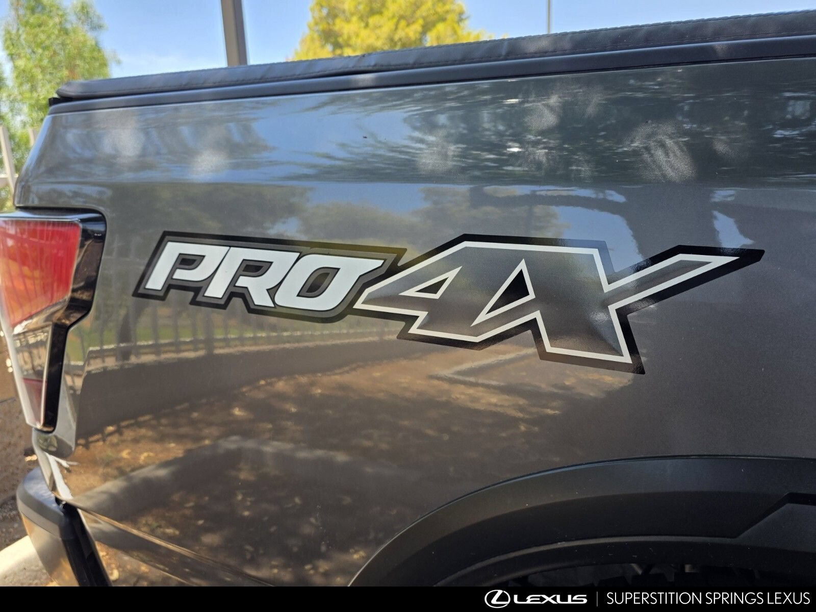 Used 2023 Nissan Titan PRO-4X w/ Pro-4x Convenience Package AWD/4WD image 8