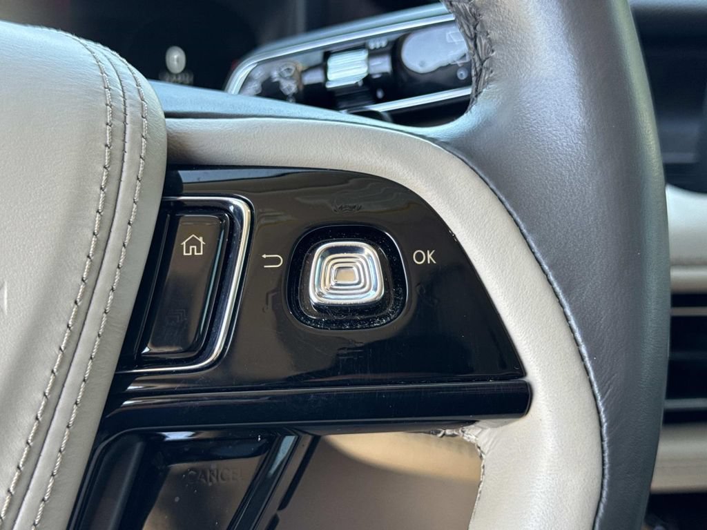 Used 2023 Lincoln Aviator Reserve w/ Equipment Group 201A RWD image 9