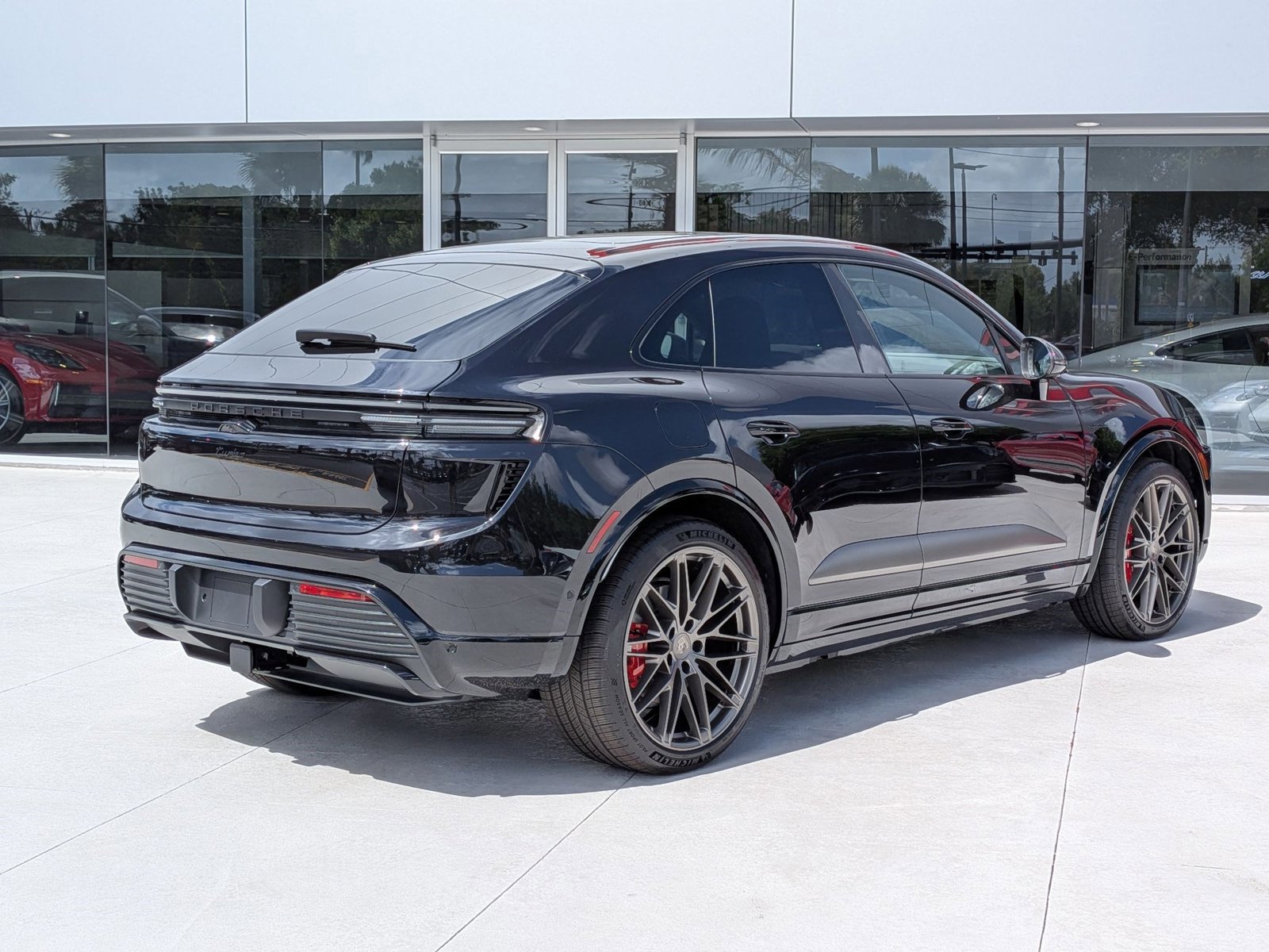 New 2026 Porsche Macan Turbo Electric AWD/4WD image 9