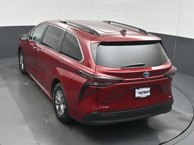 Used 2025 Toyota Sienna XLE FWD image 36