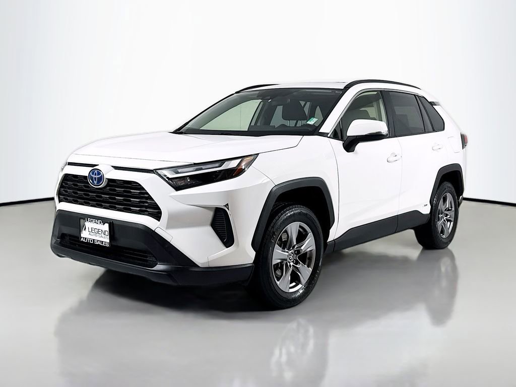 Used 2022 Toyota RAV4 XLE w/ Convenience Package image 1