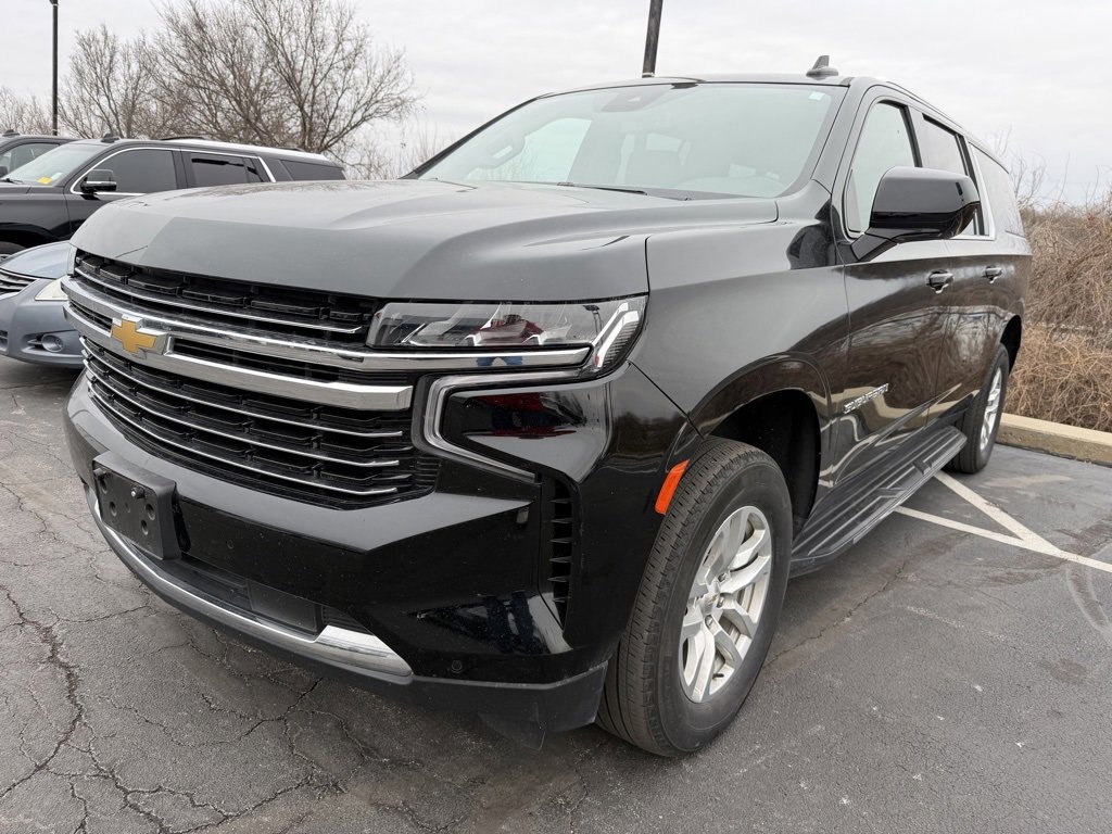 Used 2024 Chevrolet Suburban LT image 2
