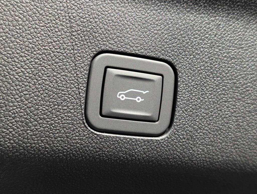 New 2026 Chevrolet Suburban High Country image 6