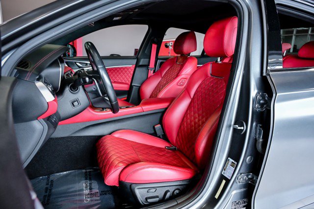 Used 2022 Genesis G70 3.3T Launch Edition image 13