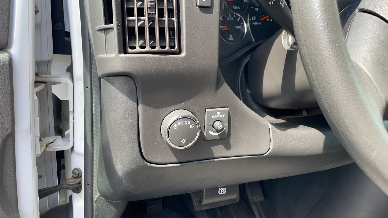 Used 2019 GMC Savana 3500 RWD image 21