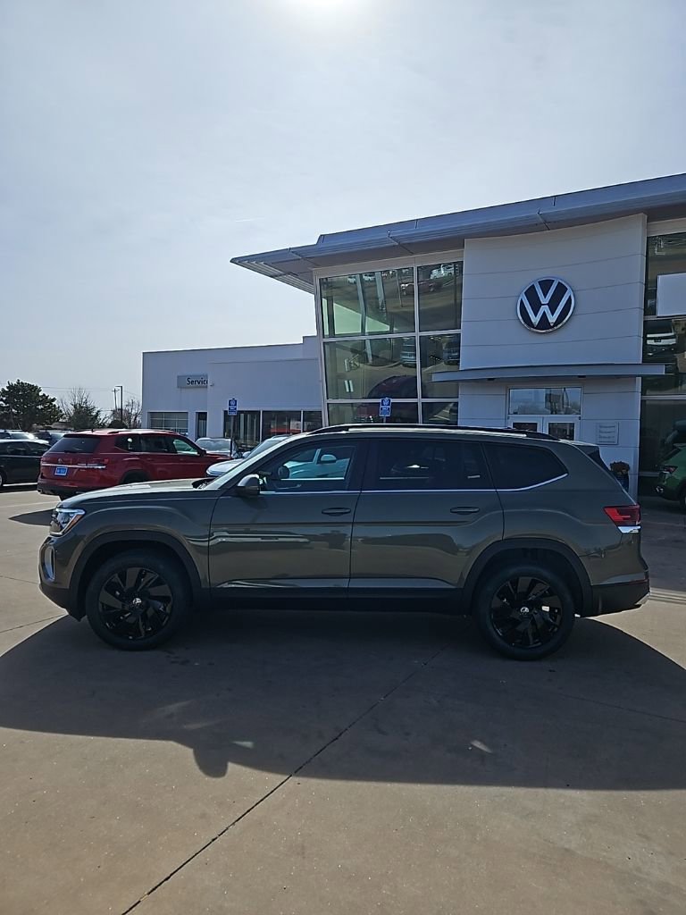 New 2026 Volkswagen Atlas SE image 8