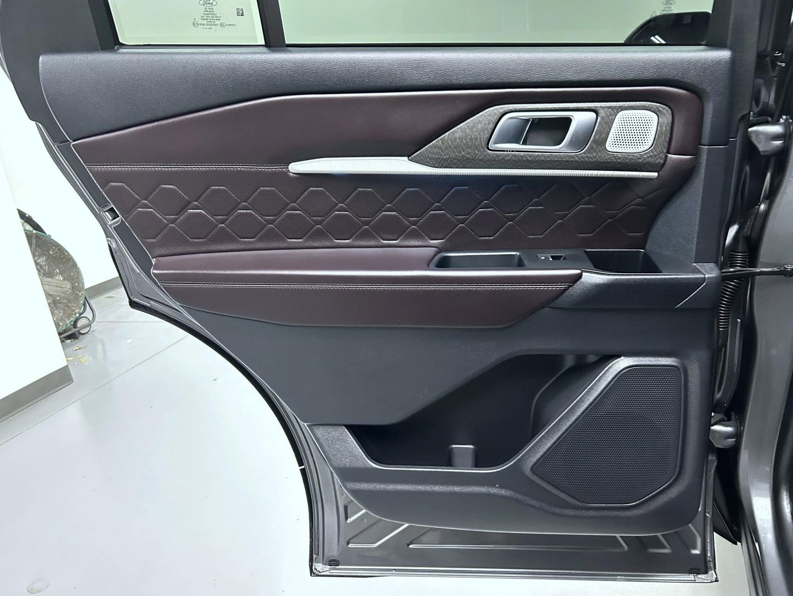 Used 2025 Ford Explorer Platinum w/ LUX Leather Package image 21