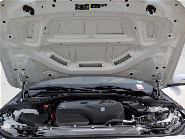 Used 2025 BMW 230i Coupe w/ Convenience Package image 24