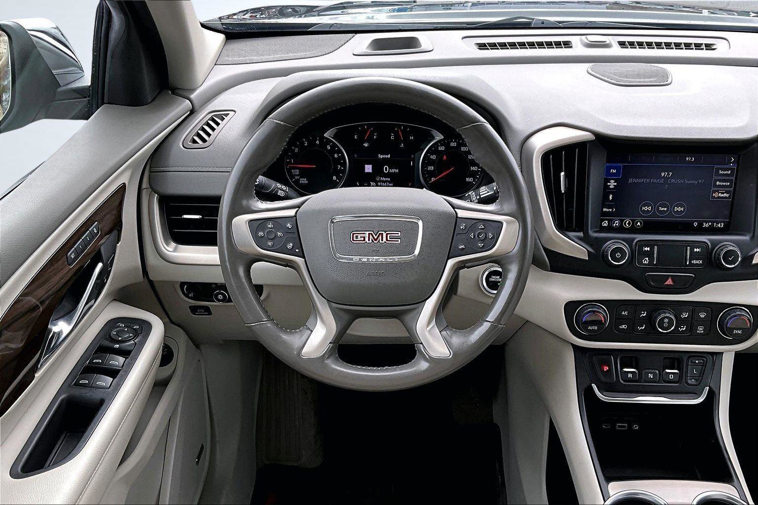 Used 2020 GMC Terrain Denali w/ Denali Premium Package AWD/4WD image 6