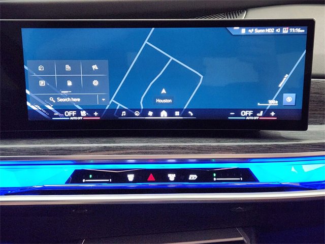 Used 2025 BMW 750e xDrive w/ Executive Package image 17