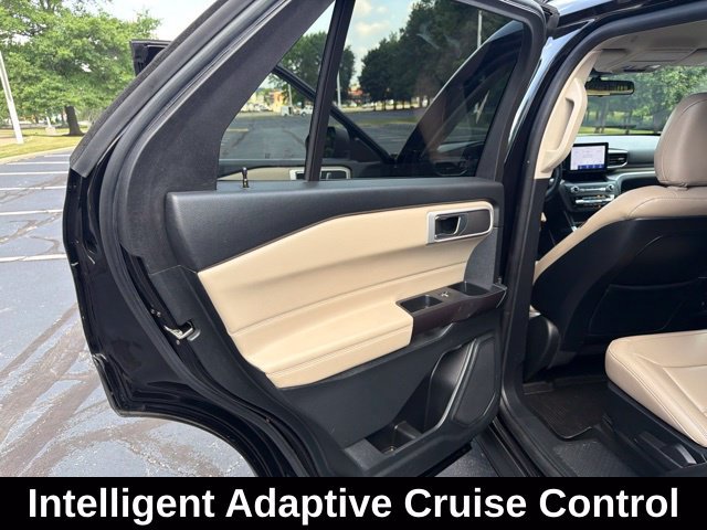 Used 2020 Ford Explorer XLT w/ Equipment Group 202A AWD/4WD image 15