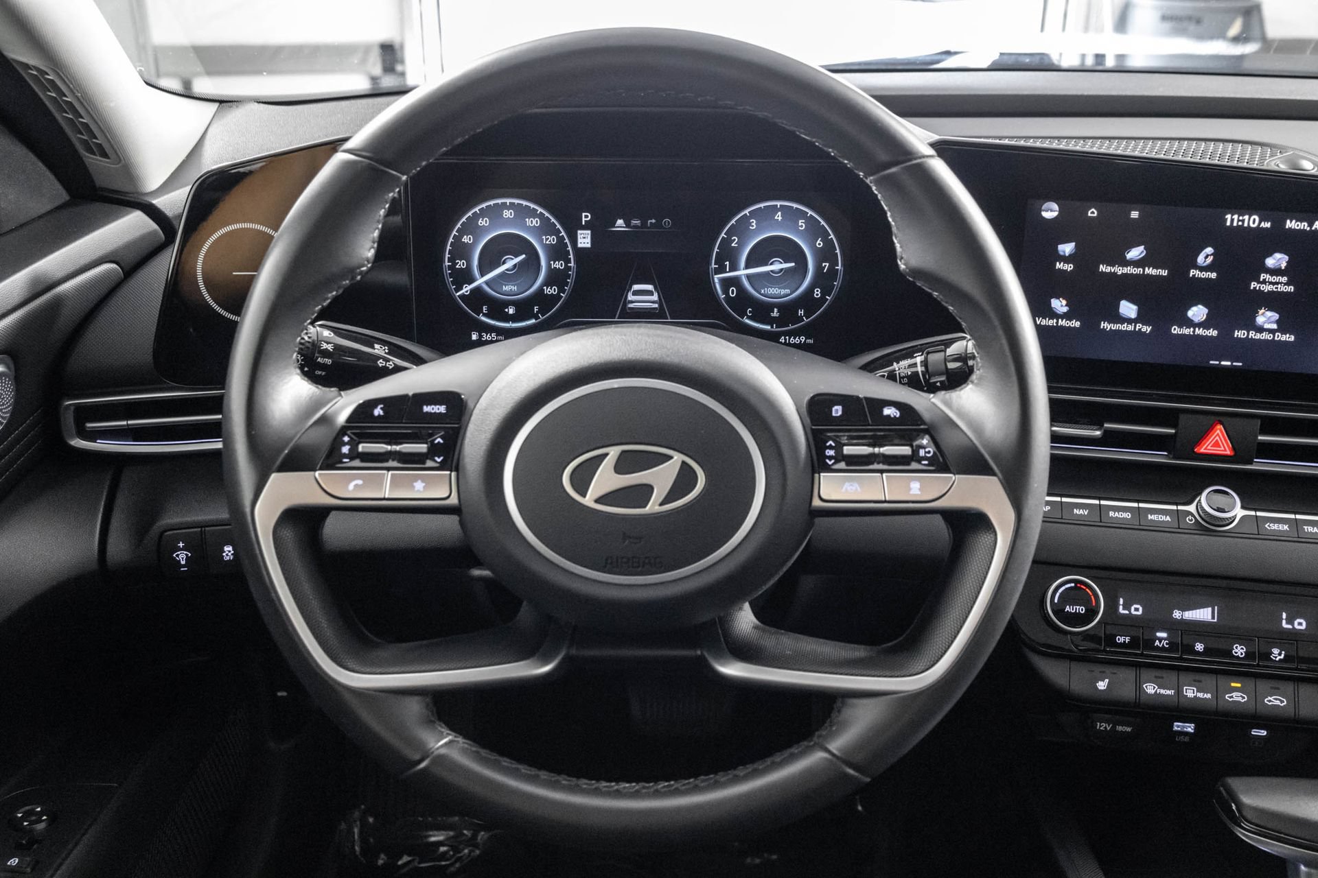 Used 2025 Hyundai Elantra Limited FWD image 29