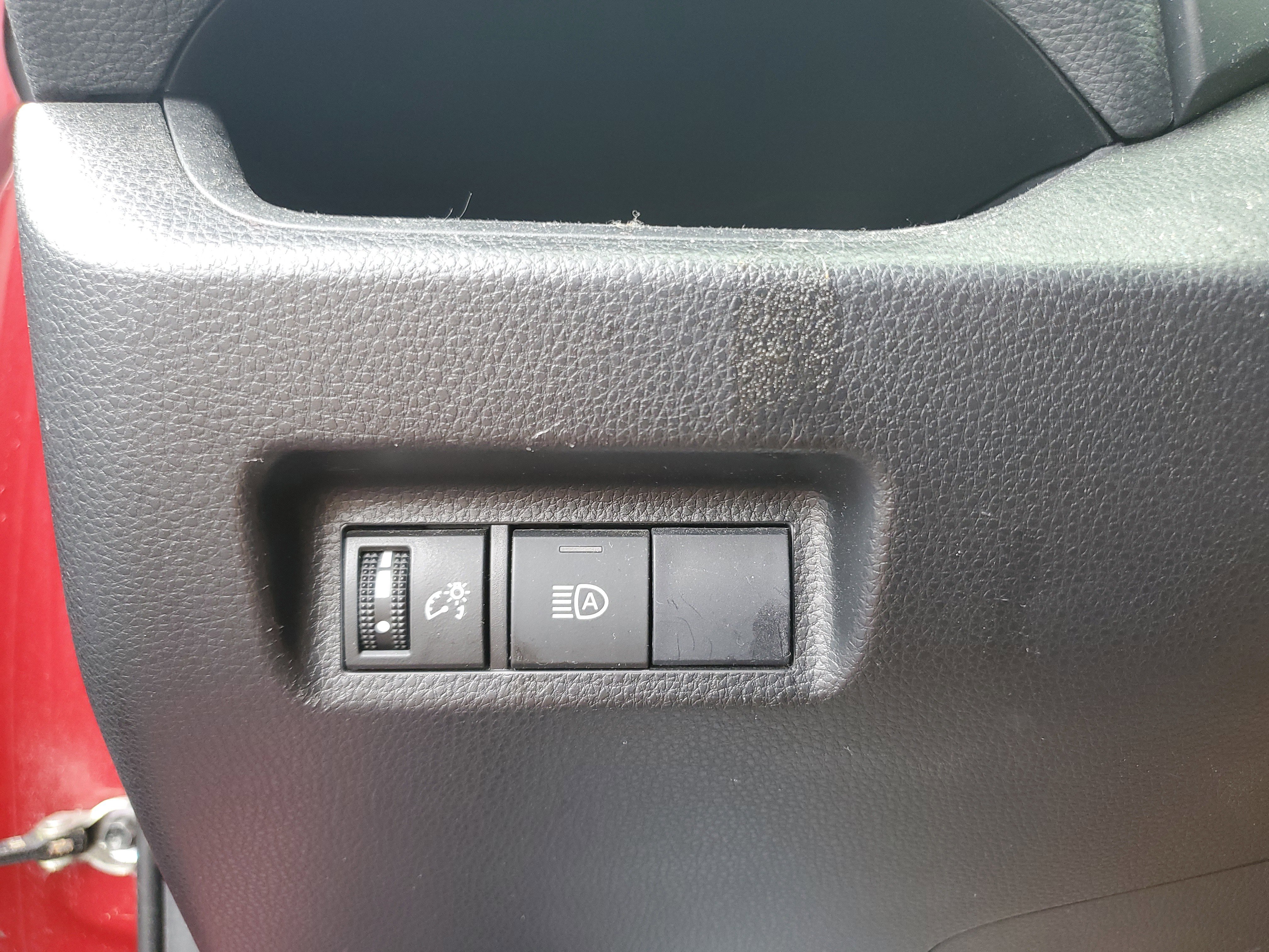 Used 2021 Toyota RAV4 LE image 23