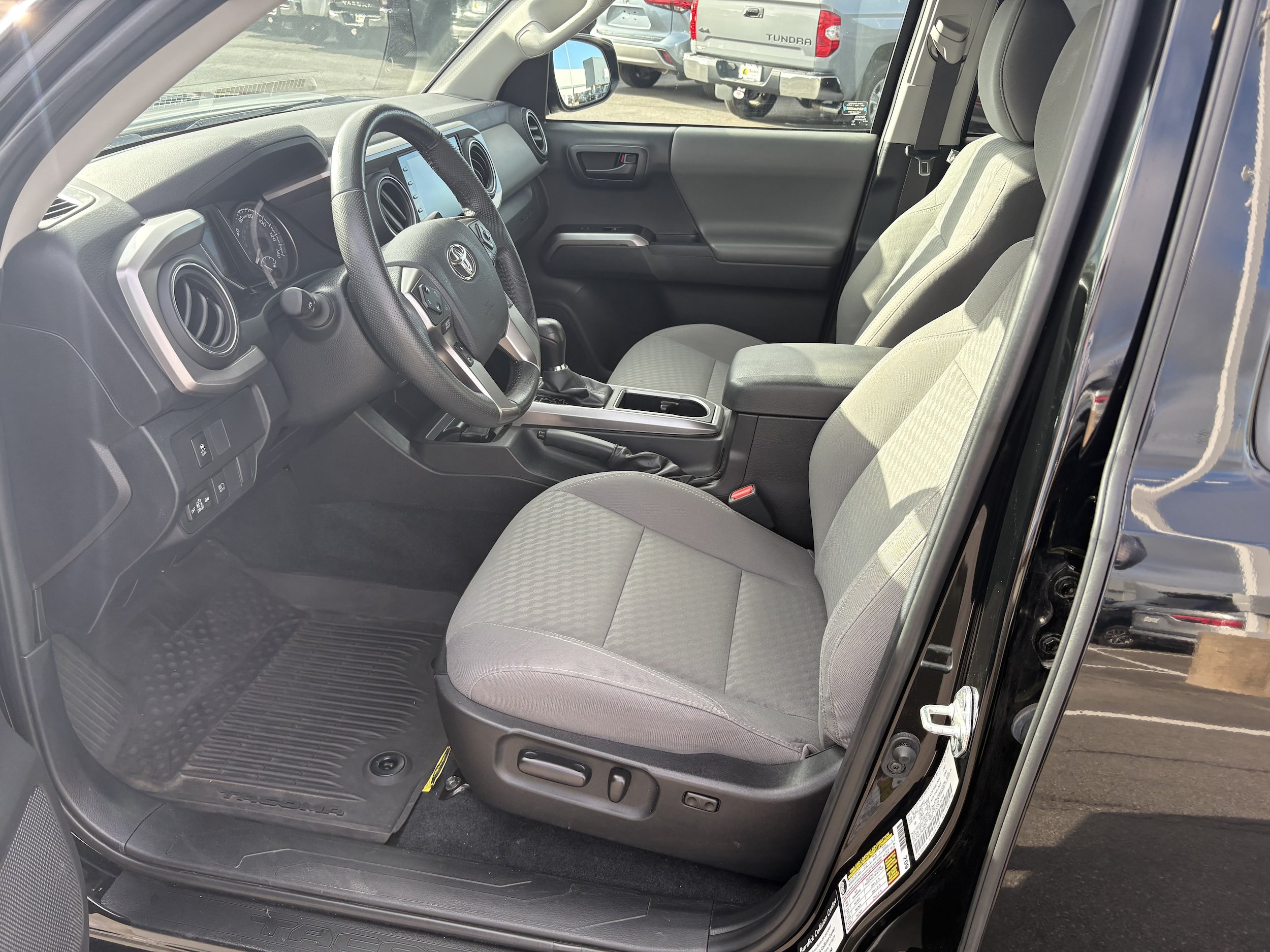 Certified 2023 Toyota Tacoma SR5 AWD/4WD image 3