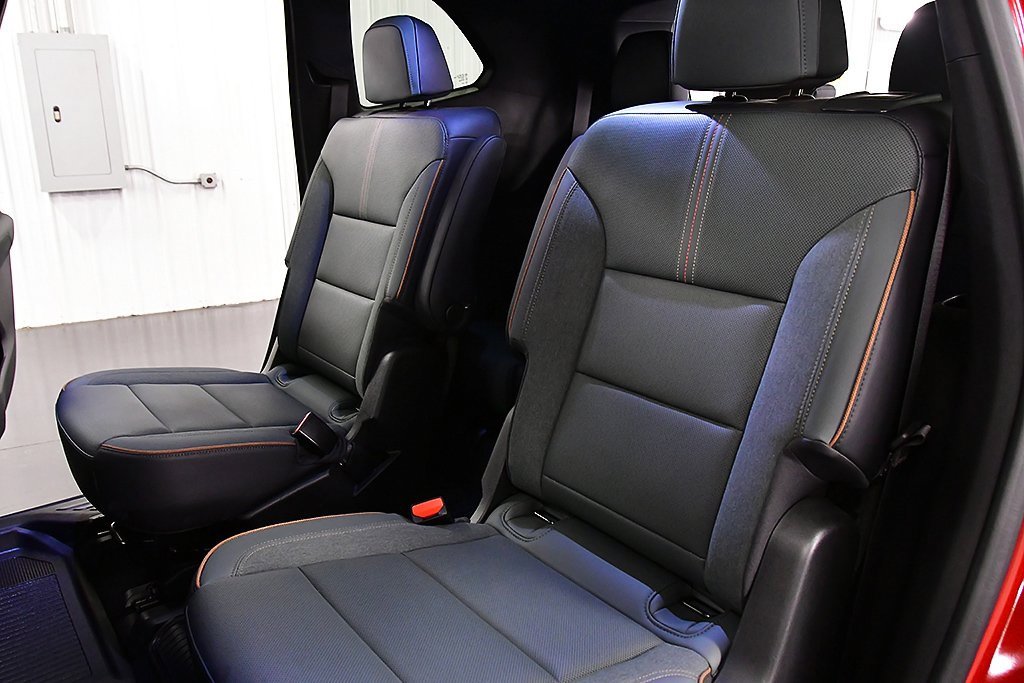 Used 2024 GMC Acadia AT4 w/ LPO, Floor Liner Package image 28