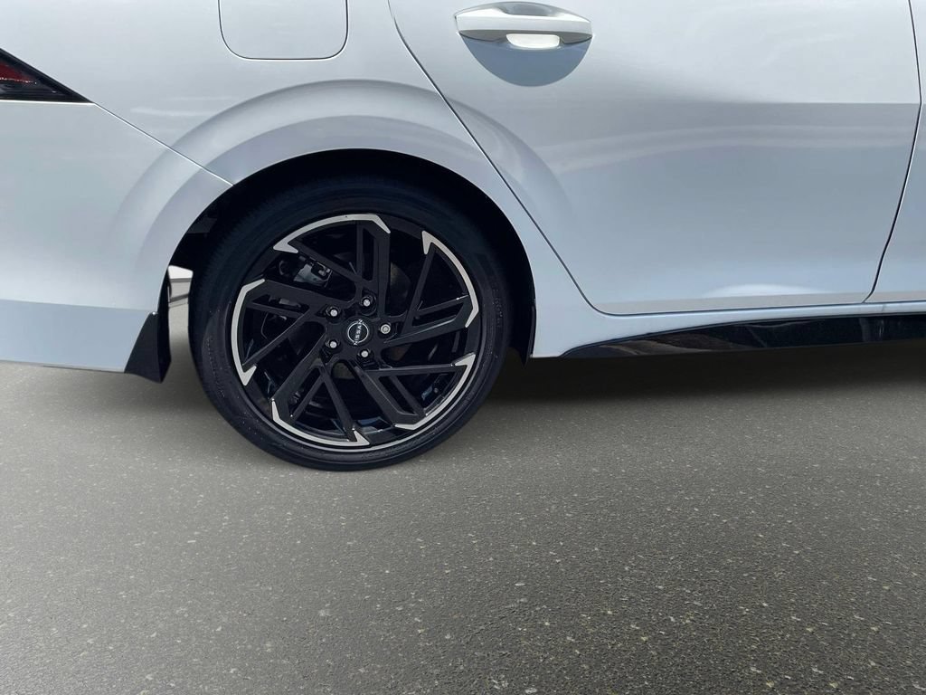 New 2026 Nissan Sentra SR w/ SR Premium Package FWD image 7