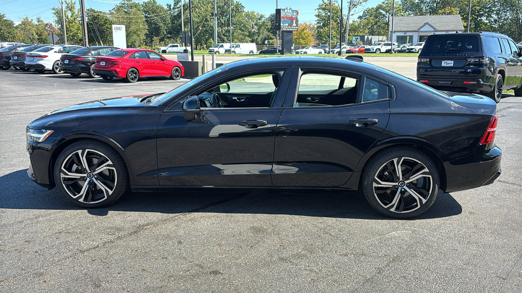 Certified 2024 Volvo S60 B5 Core w/ Climate Package AWD/4WD image 3