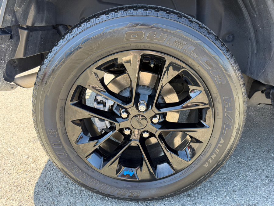 Used 2023 Jeep Wrangler Unlimited Sahara AWD/4WD image 57