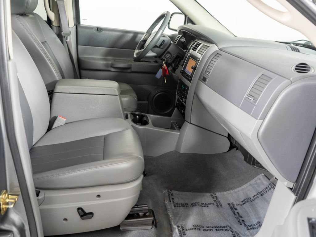 Used 2005 Dodge Durango Limited w/ Trailer Tow Group RWD image 8