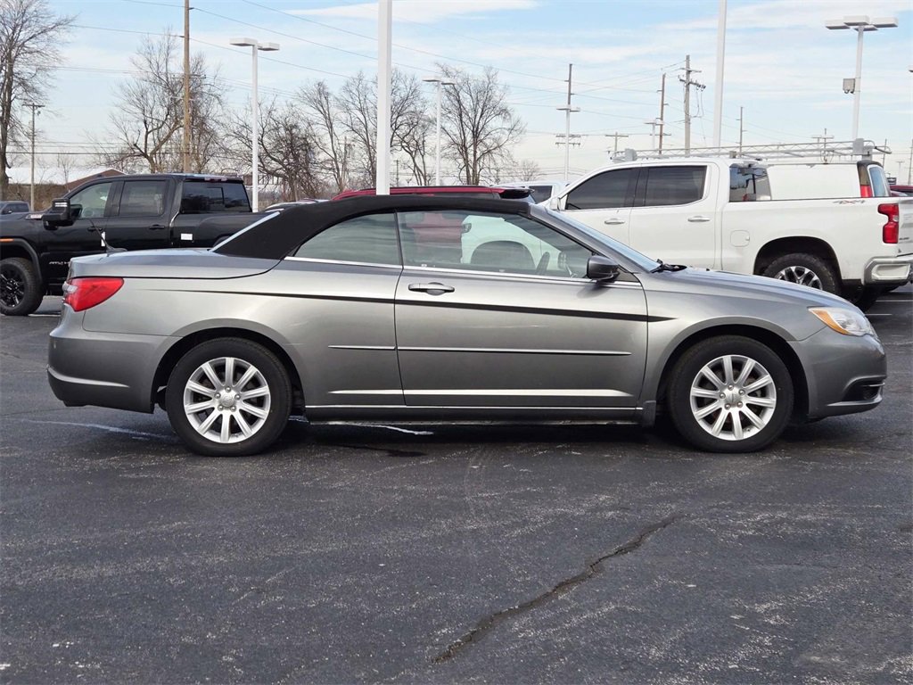 Used 2012 Chrysler 200 Touring image 2