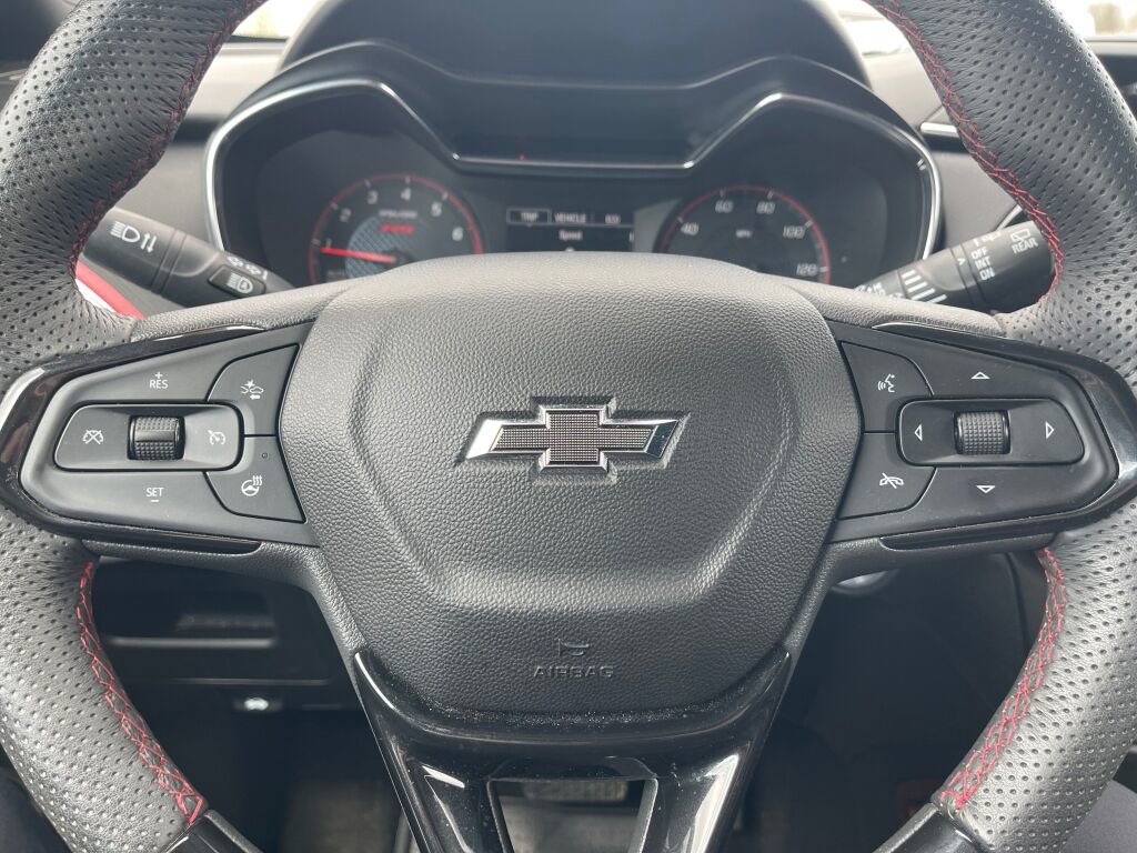 Used 2023 Chevrolet TrailBlazer RS w/ Sun and Liftgate Package image 17