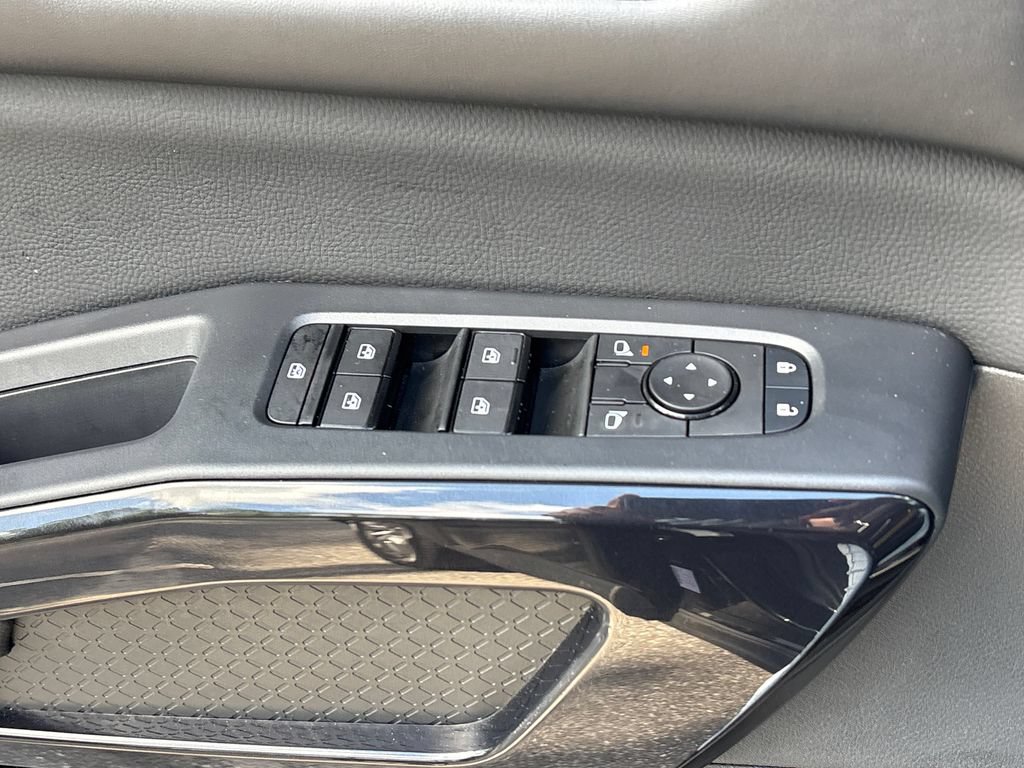 Used 2026 Nissan Pathfinder S FWD image 10