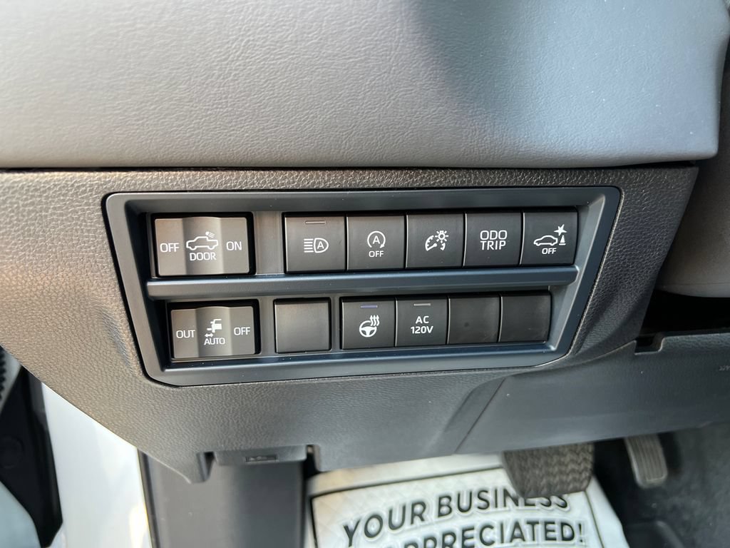 Used 2025 Toyota Tundra Platinum AWD/4WD image 22