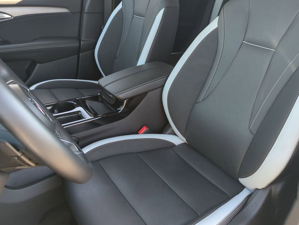 Used 2025 Buick Envision Sport Touring image 19