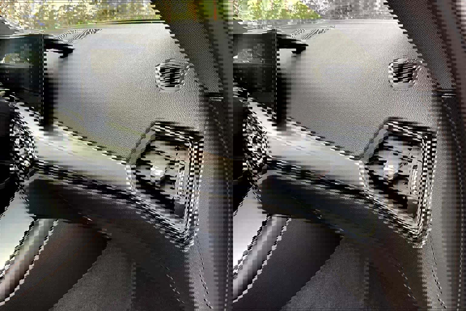 Used 2024 BMW 230i Coupe w/ Convenience Package image 16