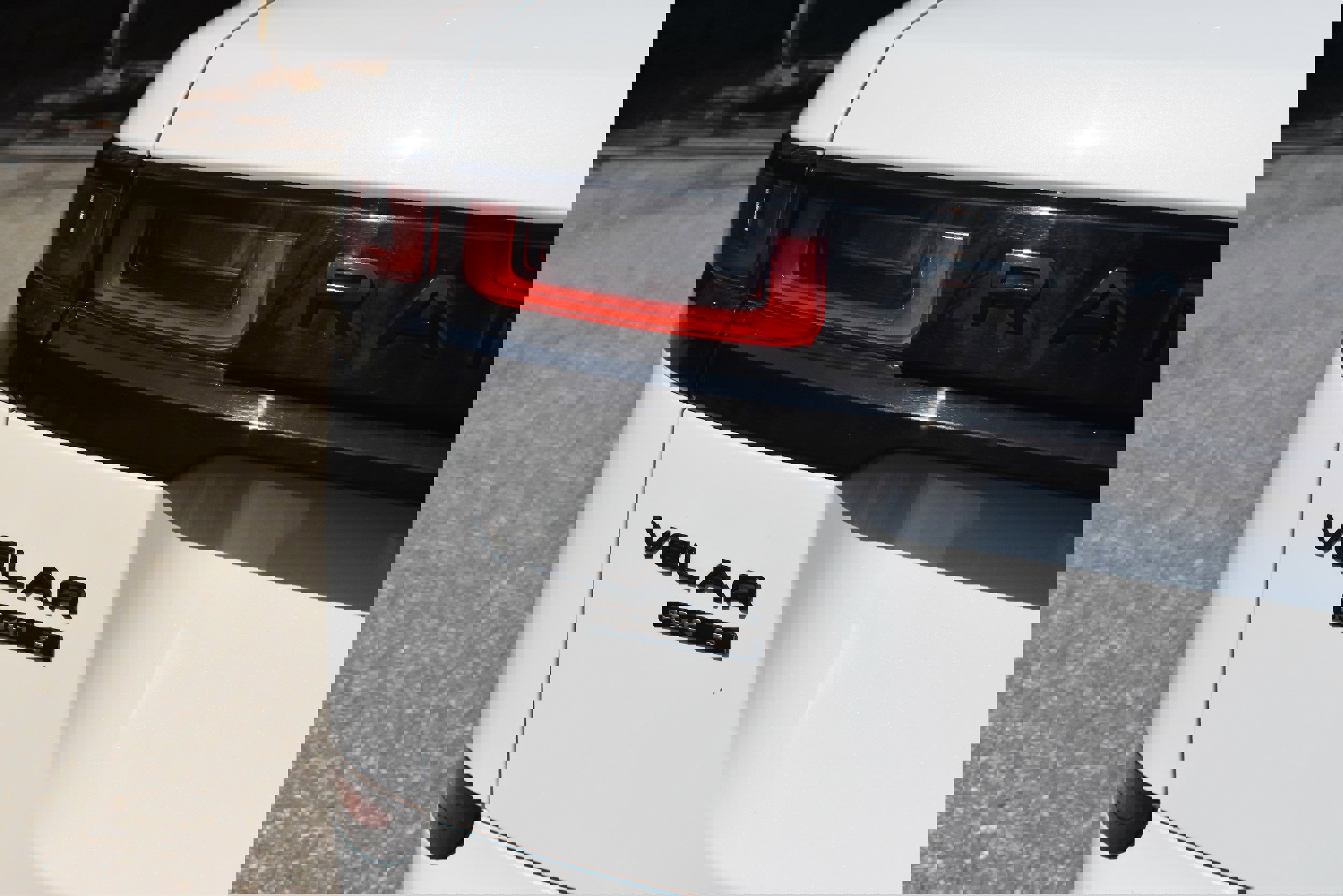 Used 2021 Land Rover Range Rover Velar R-Dynamic S AWD/4WD image 15